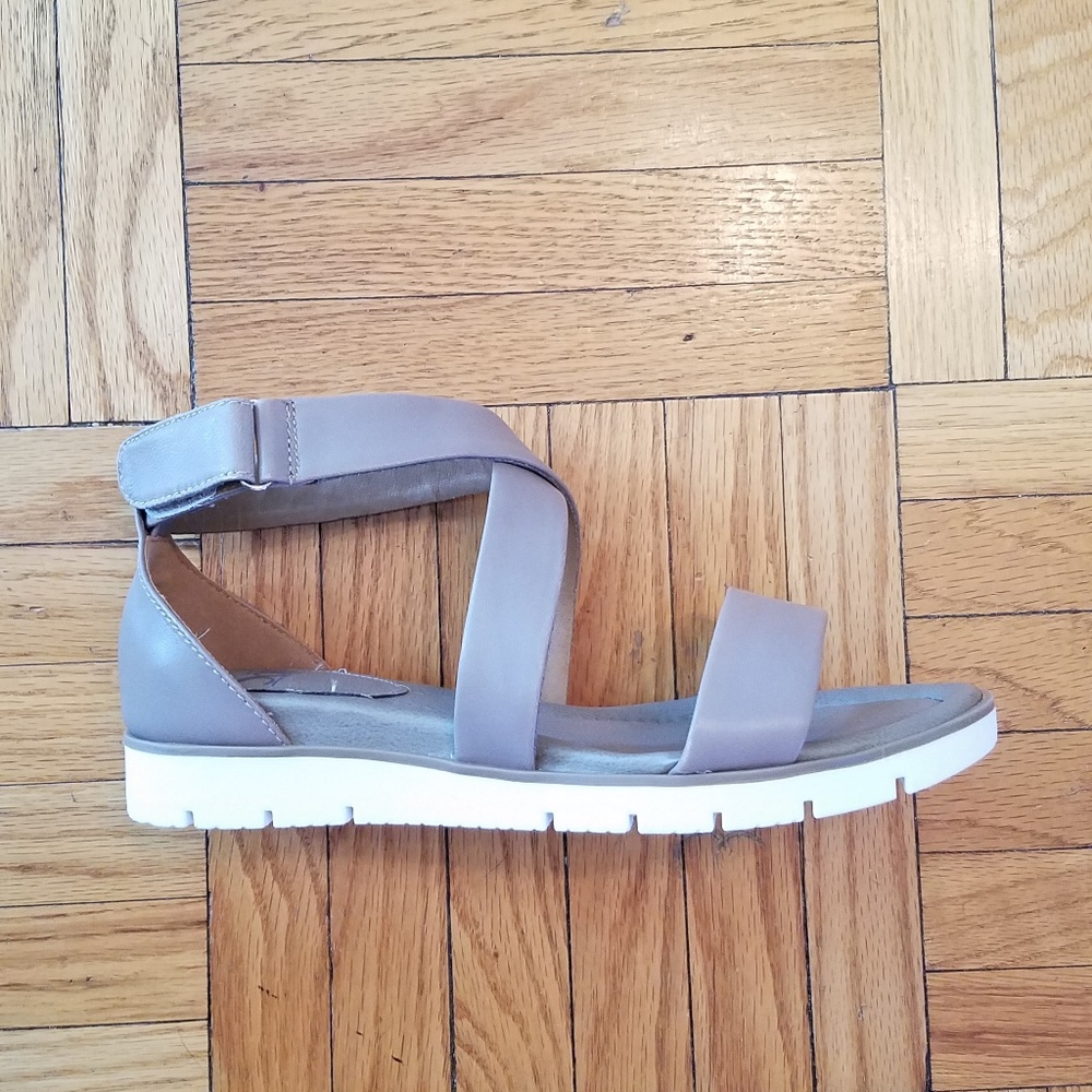 Sofft Grey Leather Reston Sandals 8.5 New In Box